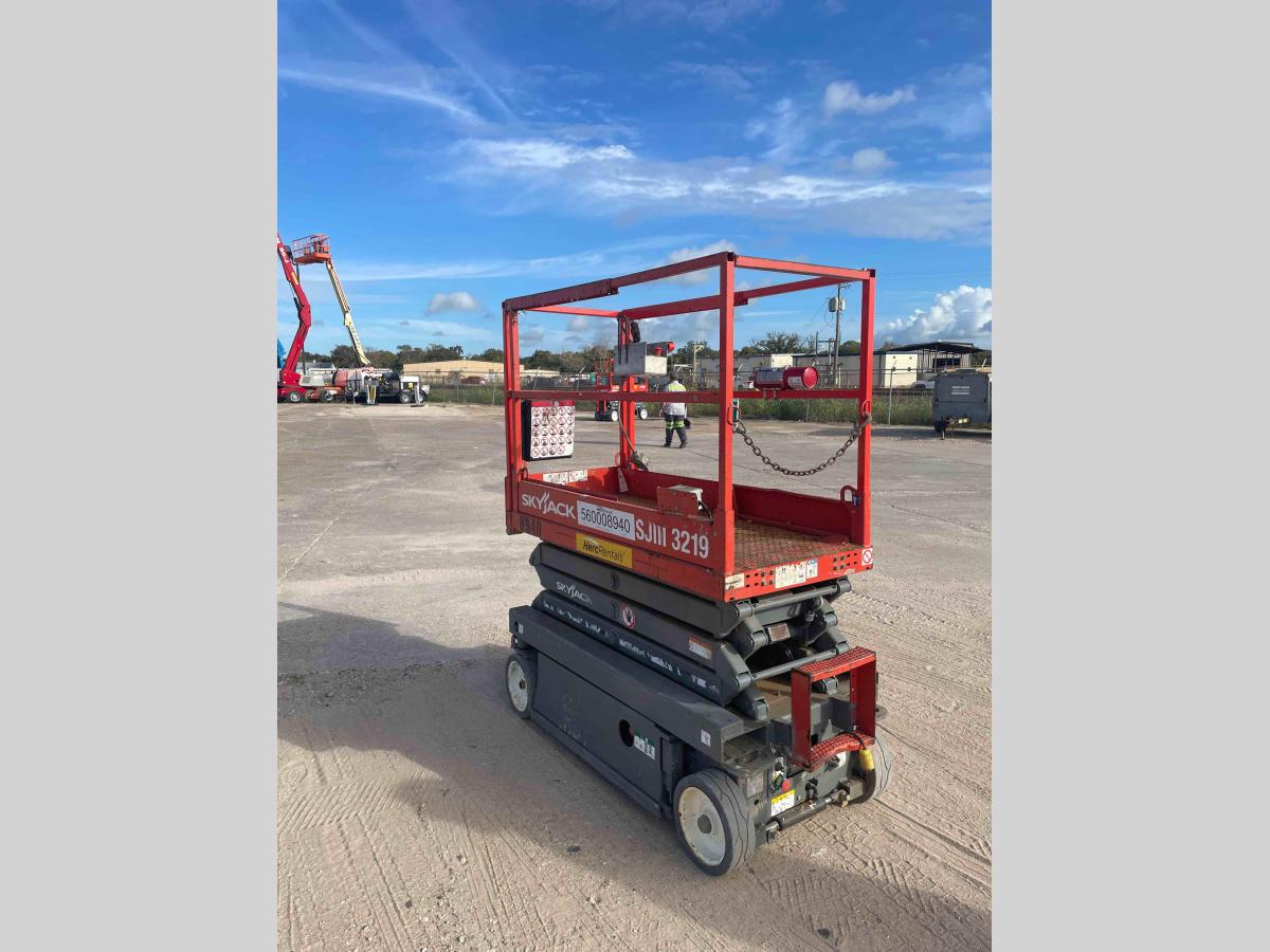 2017 Skyjack SJ3219