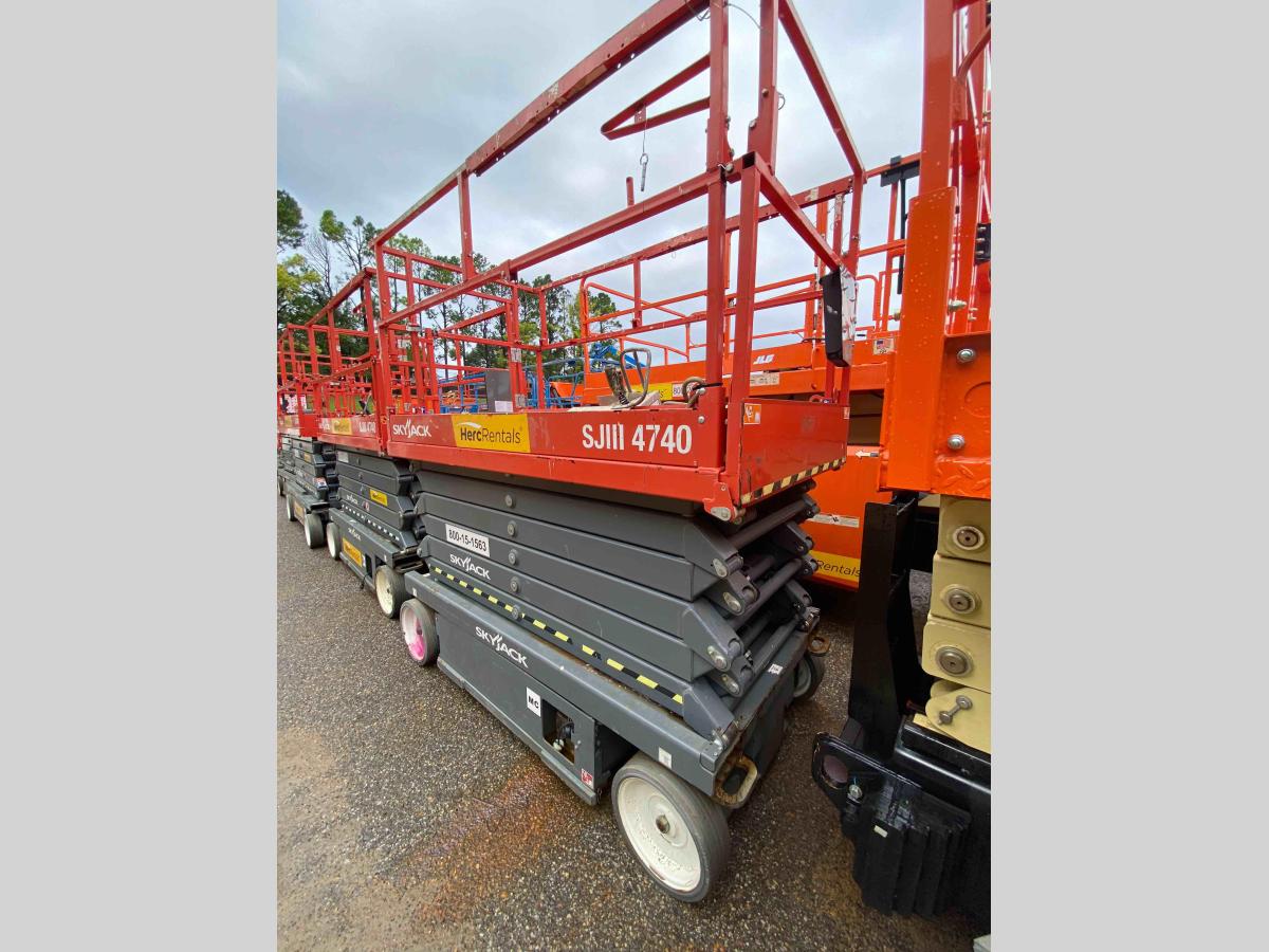 2017 Skyjack SJ4740