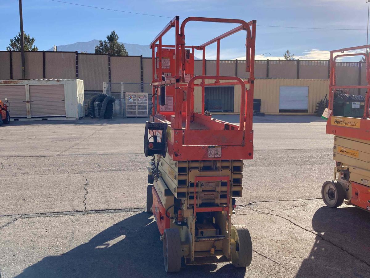 2017 JLG 2632ES