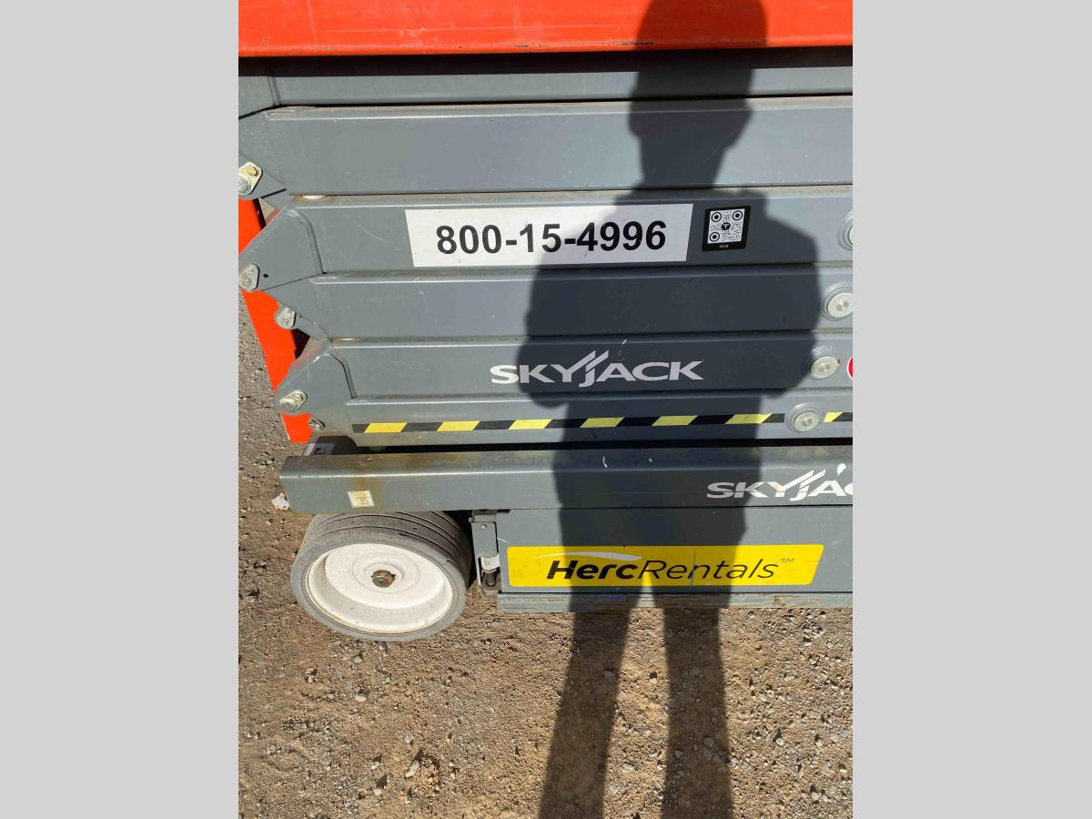 2017 Skyjack SJ4740