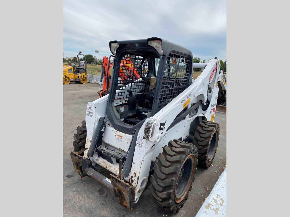2017 Bobcat S740-2