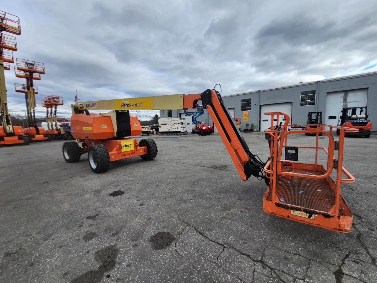 2015 JLG 800AJ