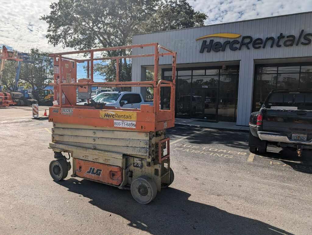 2016 JLG 2632ES