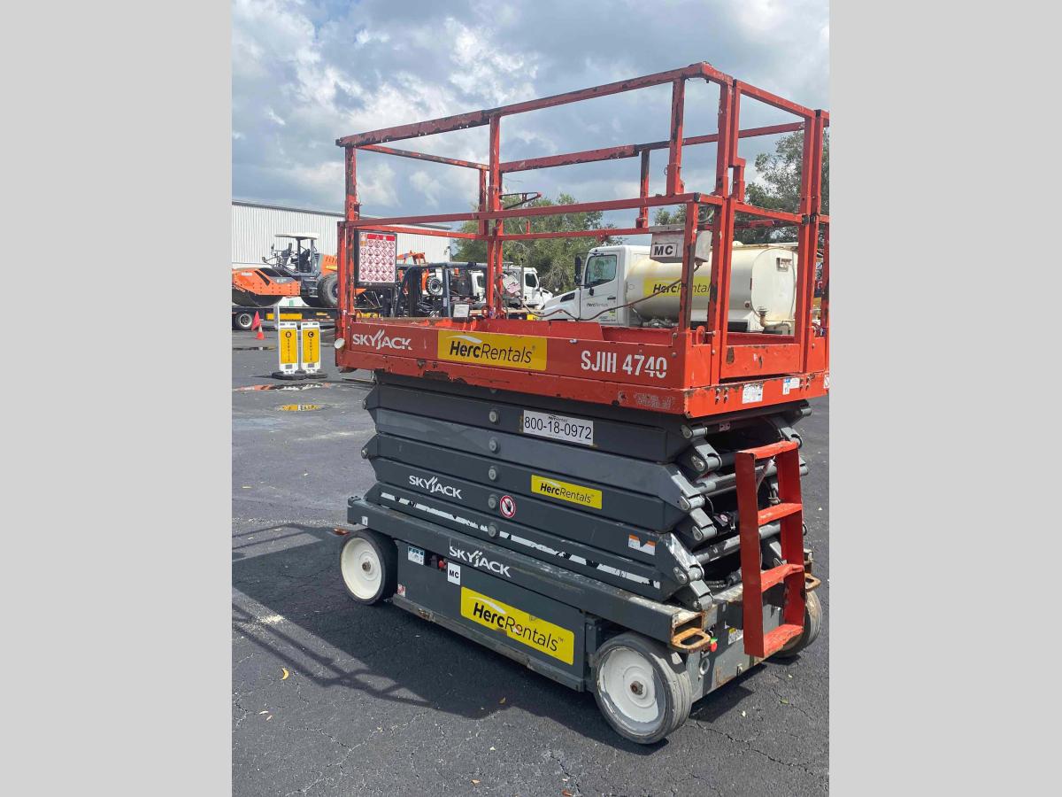 2017 Skyjack SJ4740-2
