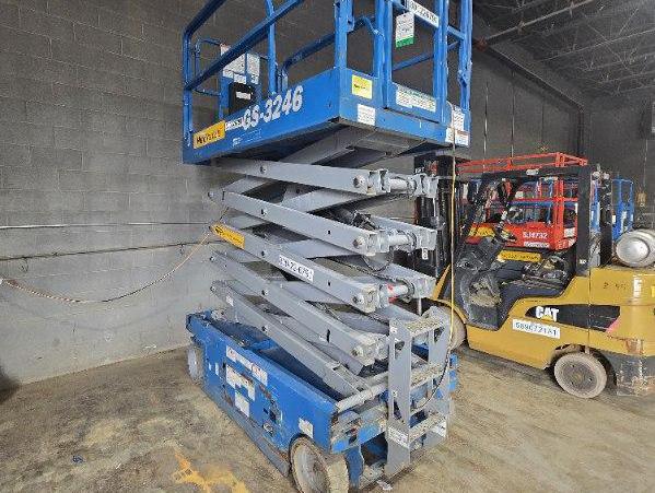 2018 Genie GS-3246