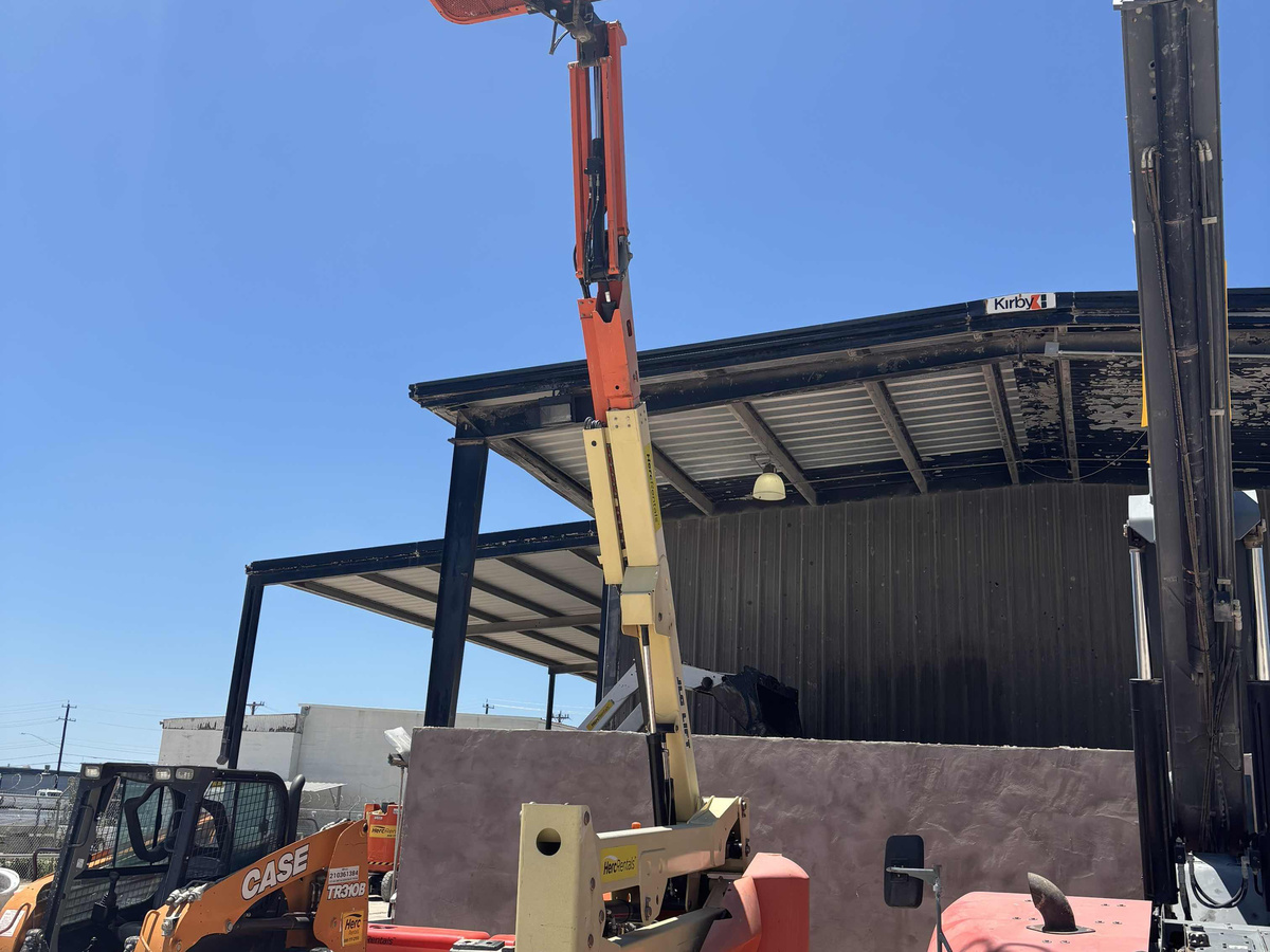 2018 JLG E450AJ-3