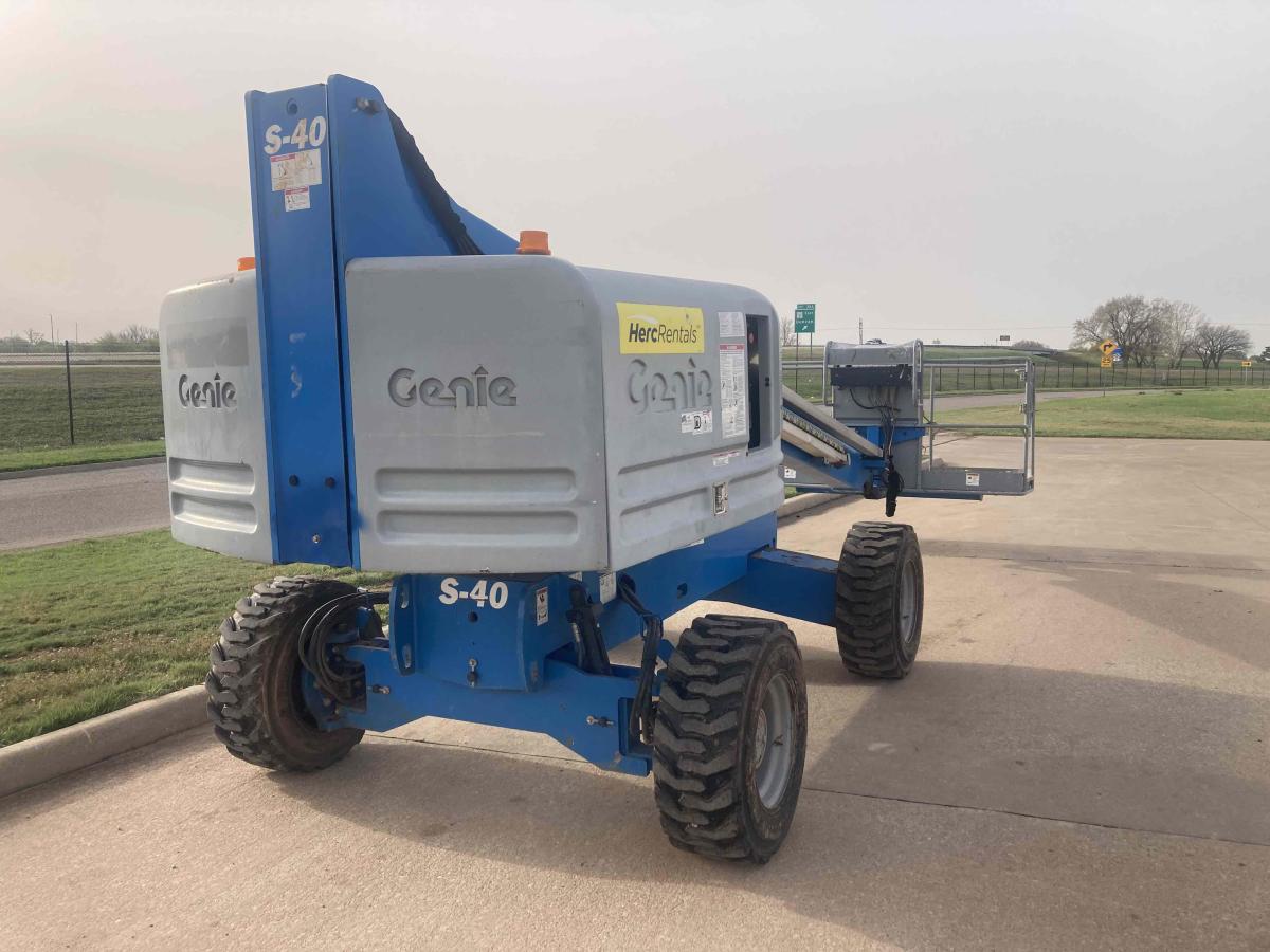 2018 Genie S-40