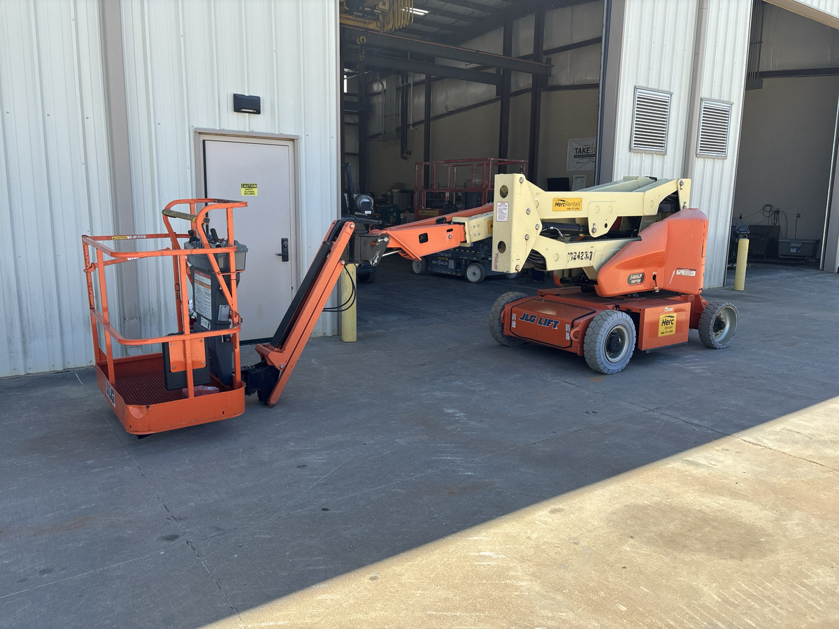 2018 JLG E400AJPN-4