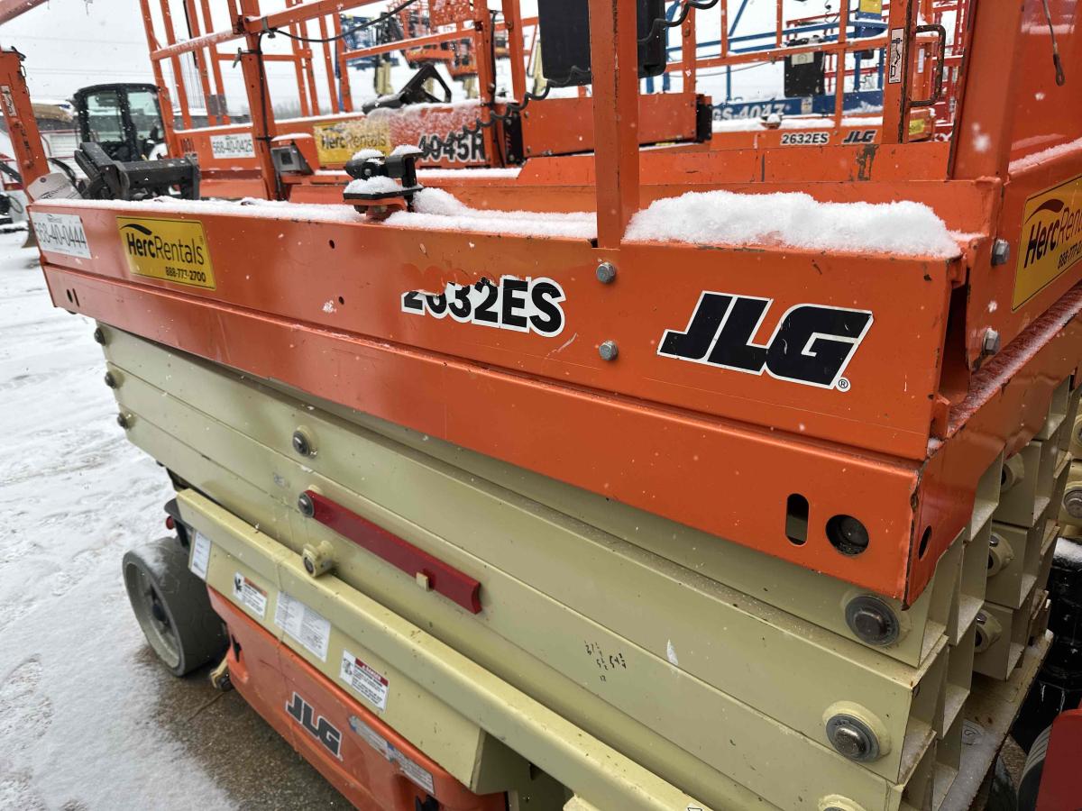 2018 JLG 2632ES