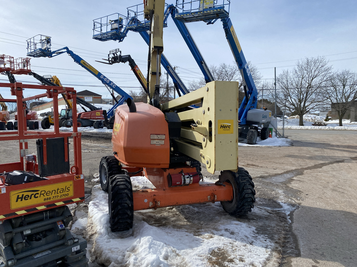 2017 JLG 450AJ-3
