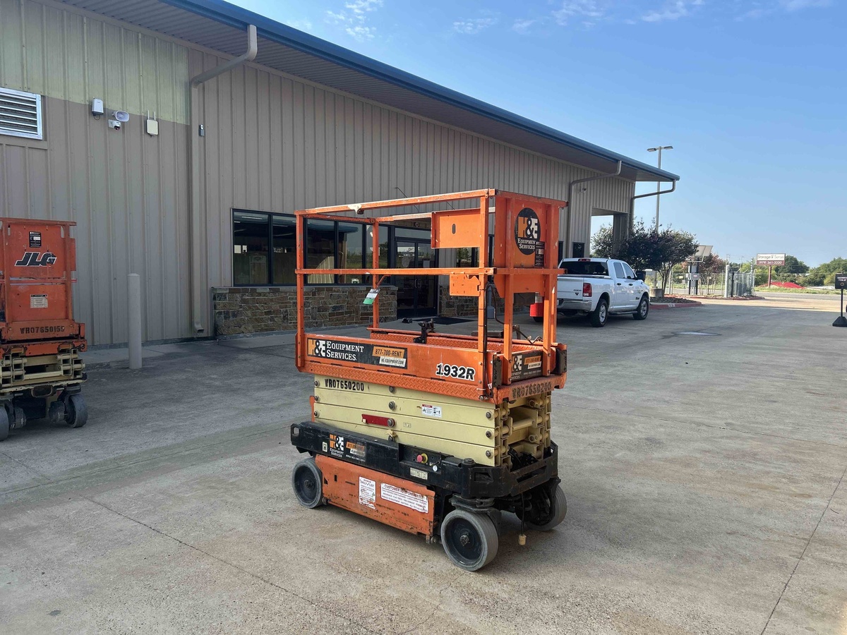 2018 JLG 1932R-3
