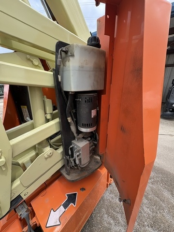 2016 JLG E300AJP-8