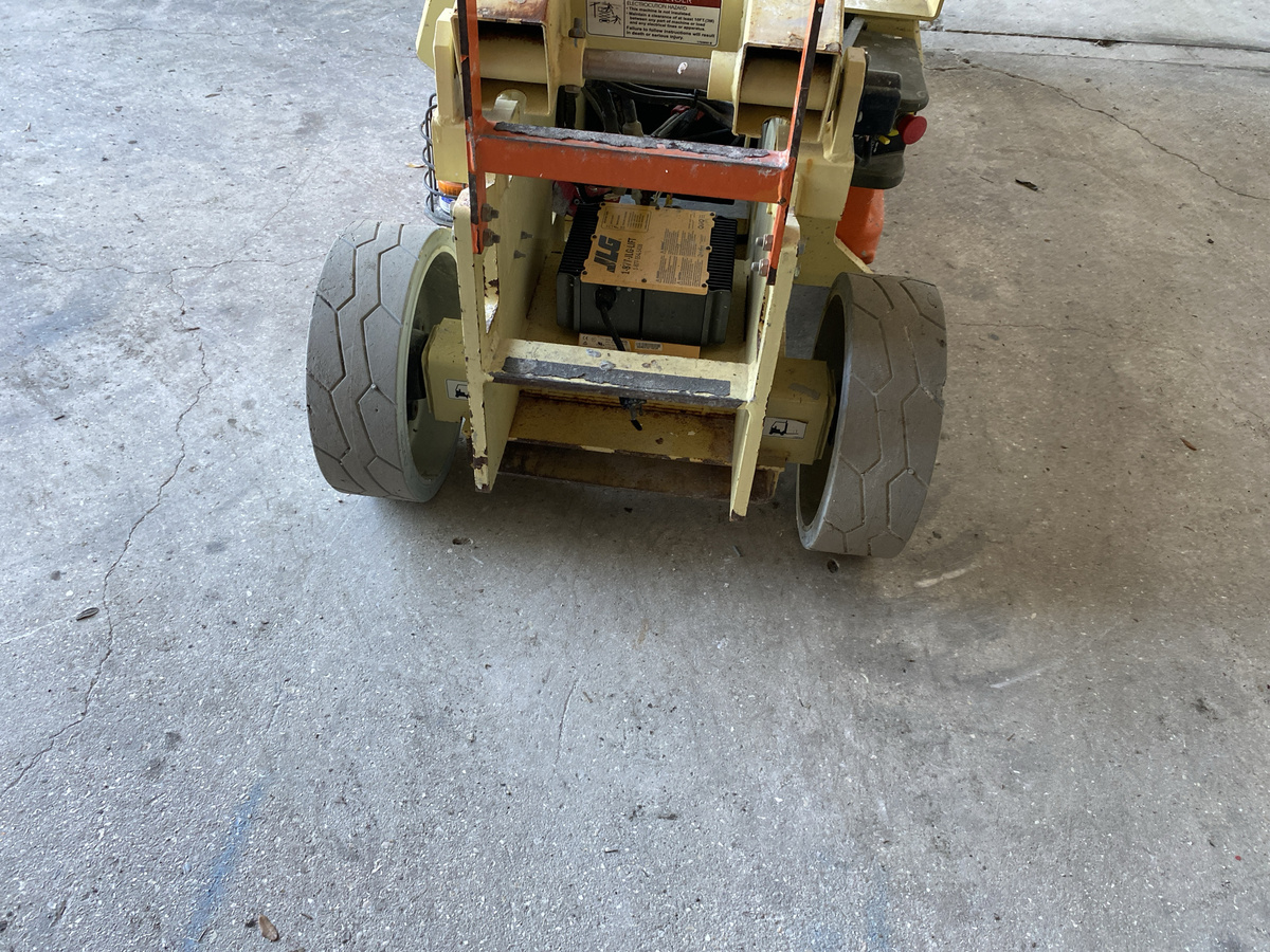 2018 JLG 2632ES-9