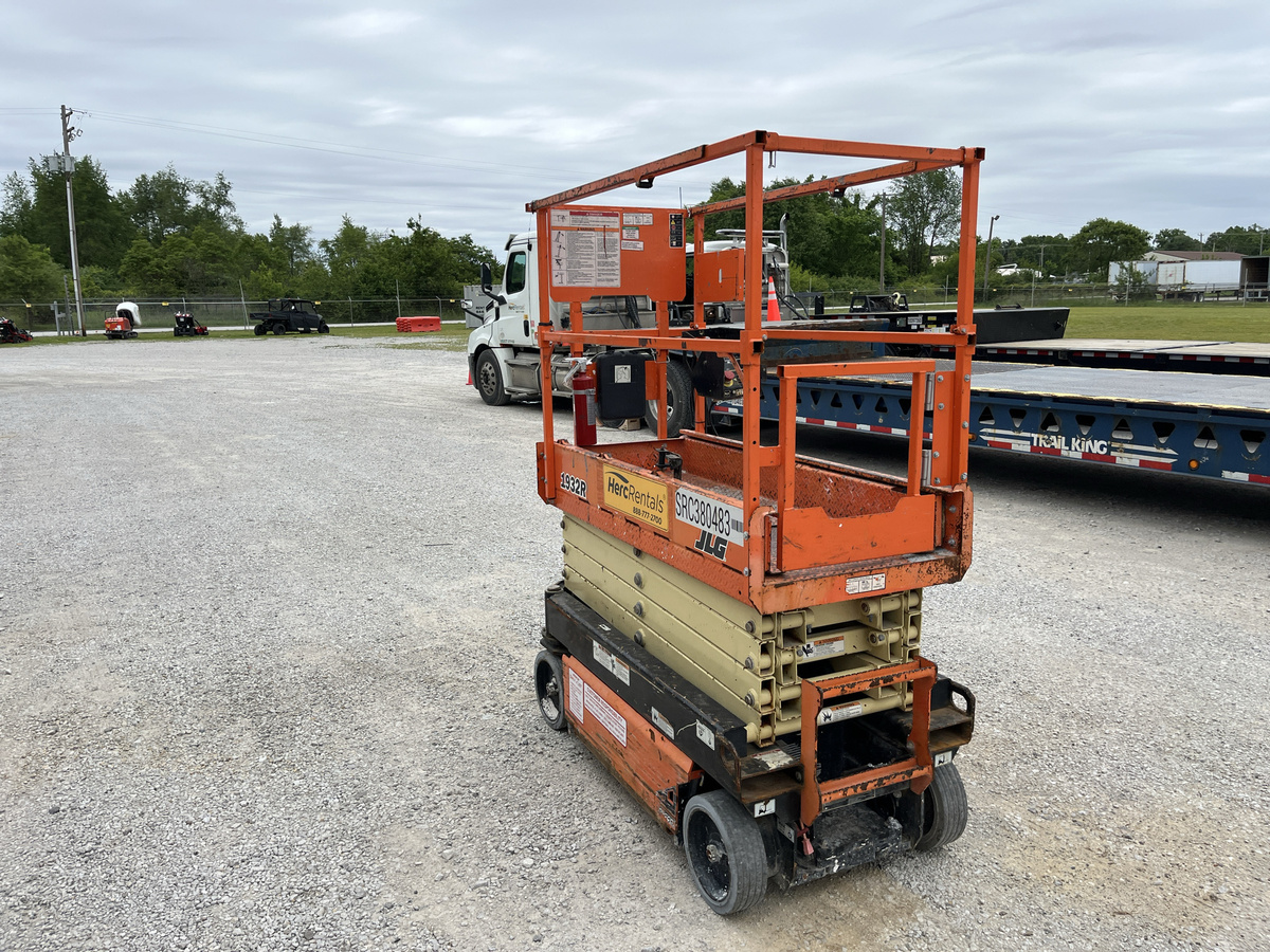 2018 JLG 1932R-3