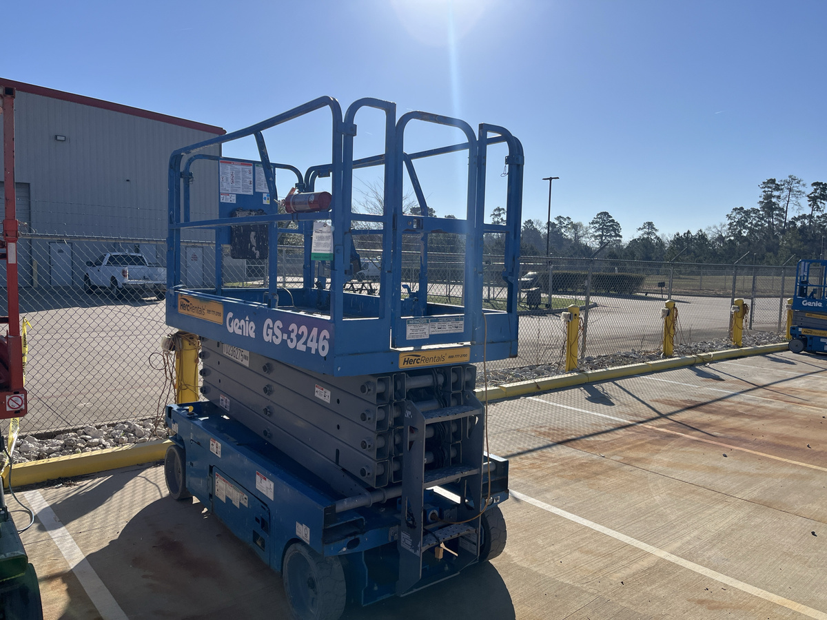 2018 Genie GS-3246