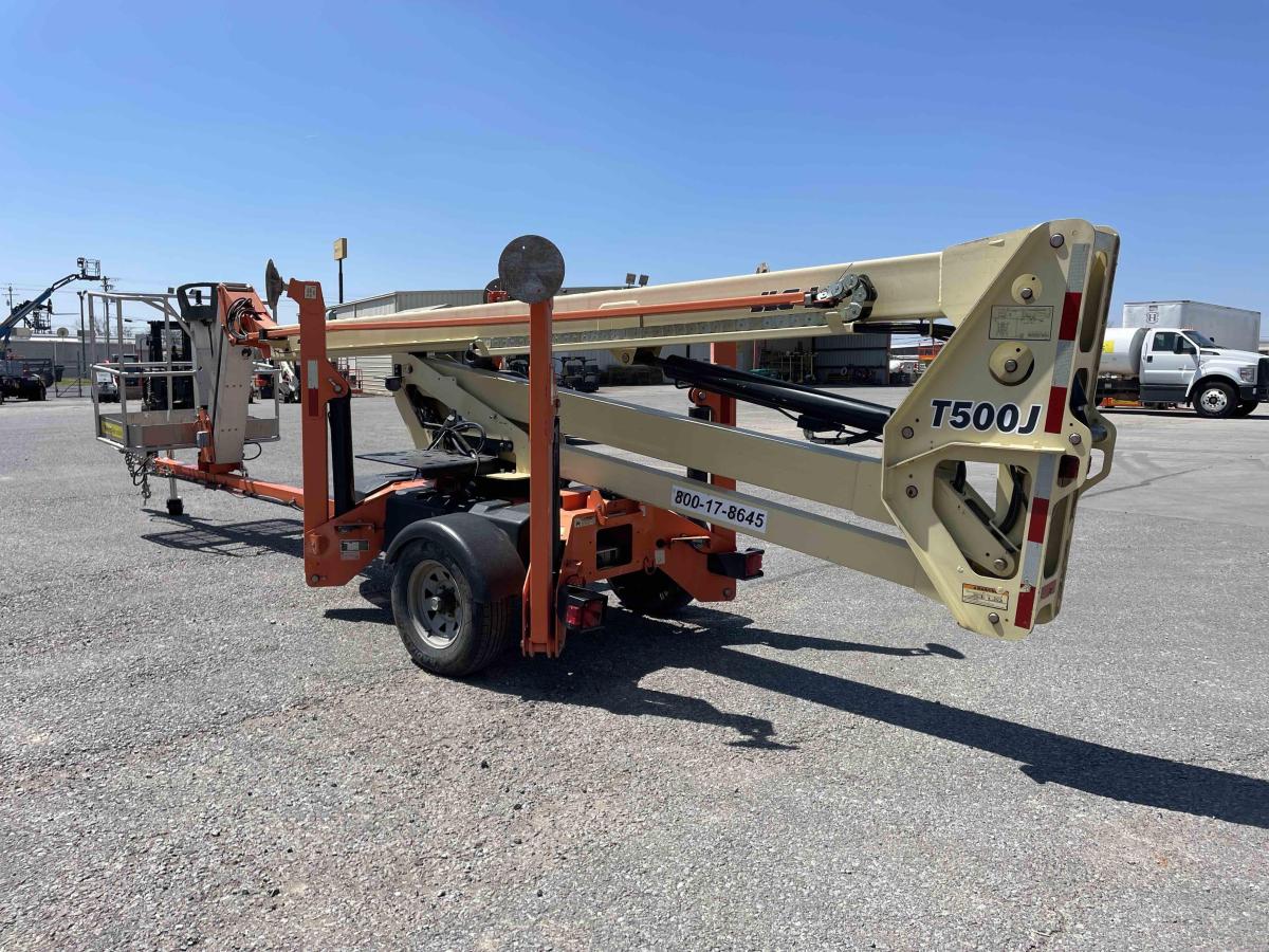 2017 JLG T500J