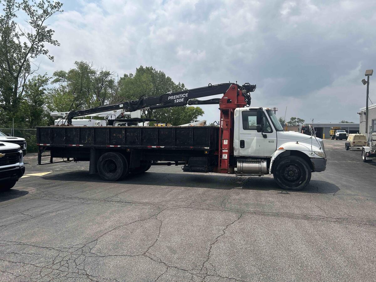 2004 International 4400-4