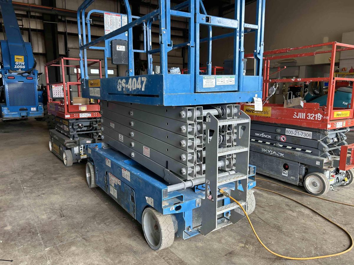 2017 Genie GS-4047-2