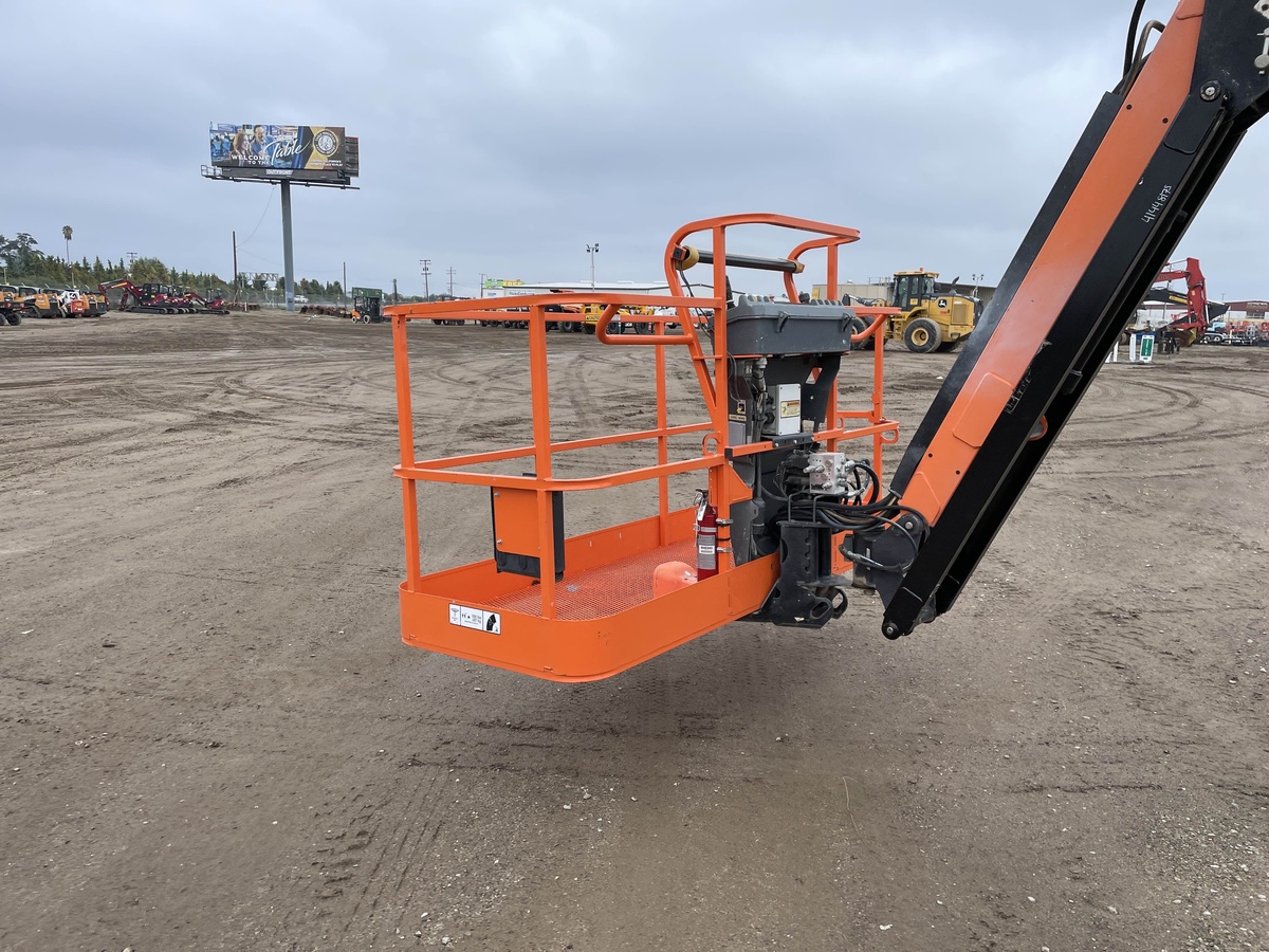 2018 JLG 660SJ-12