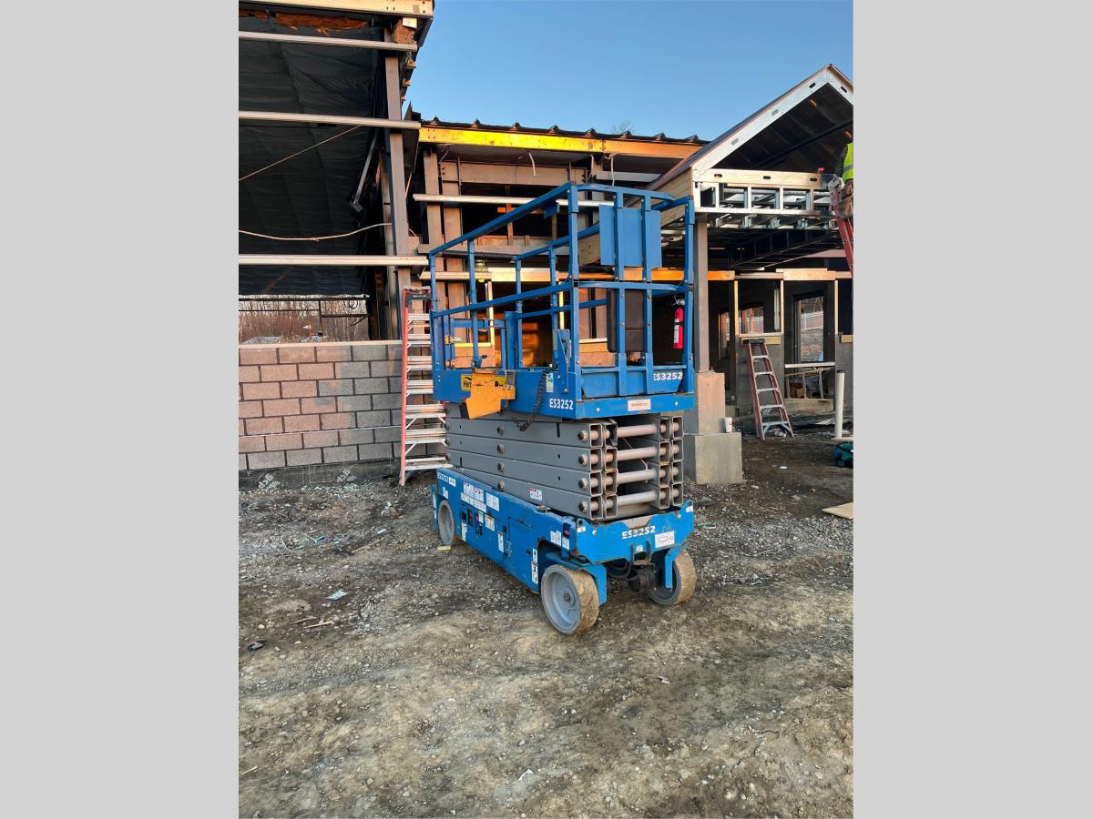 2017 Genie GS-3232-2