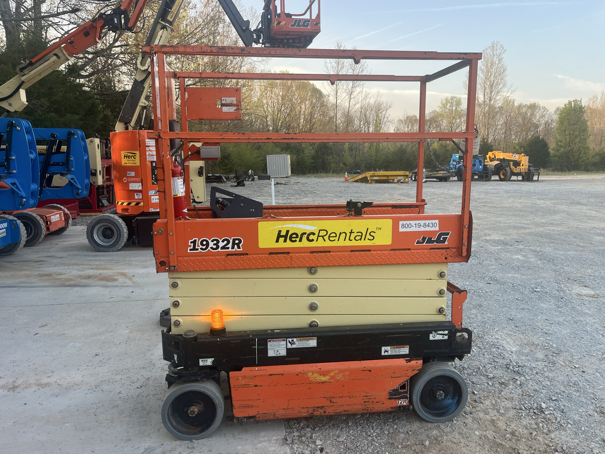 2018 JLG 1932R-2