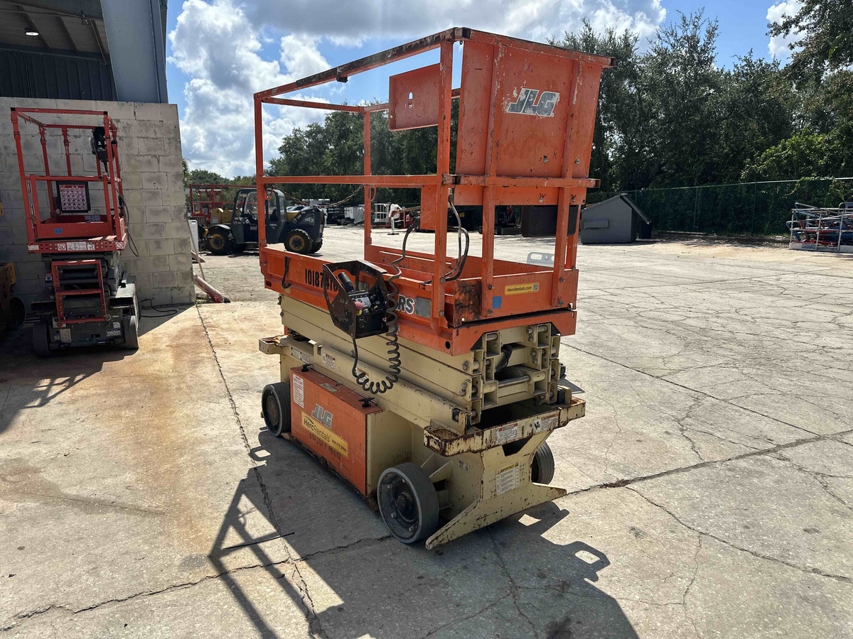 2016 JLG 1932R