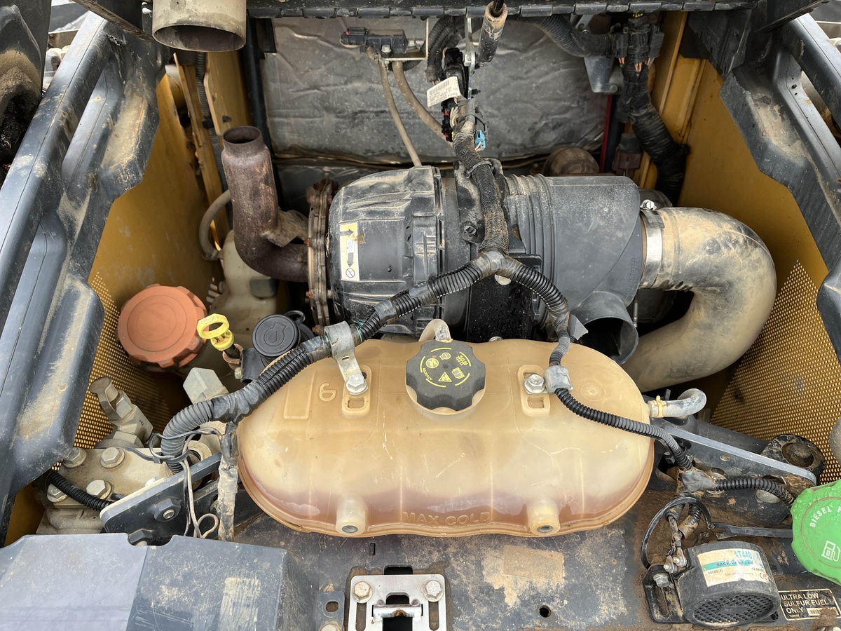 2021 John Deere 325G-8