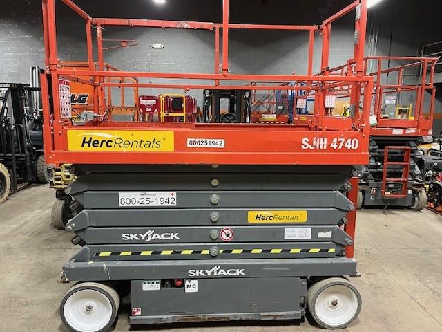2019 Skyjack SJ4740
