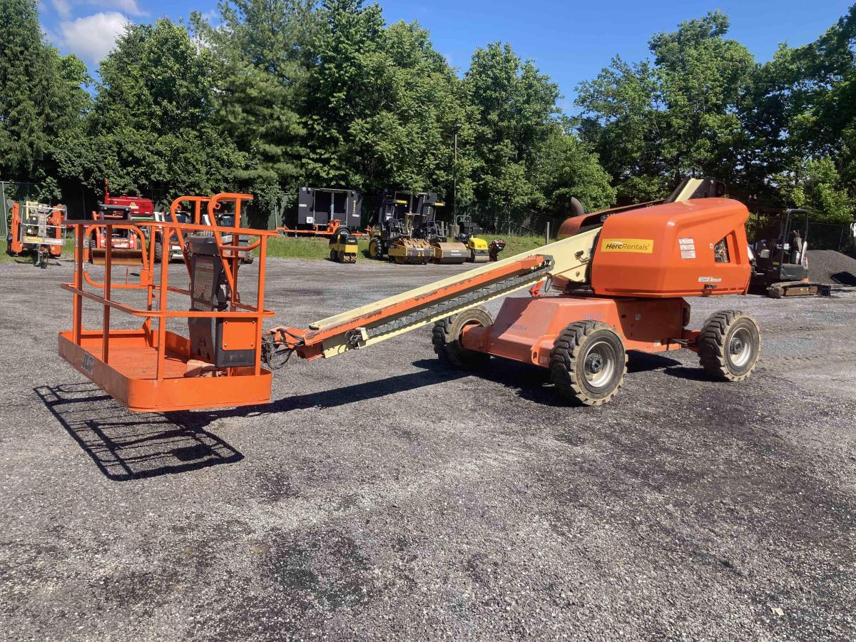 2016 JLG 400S