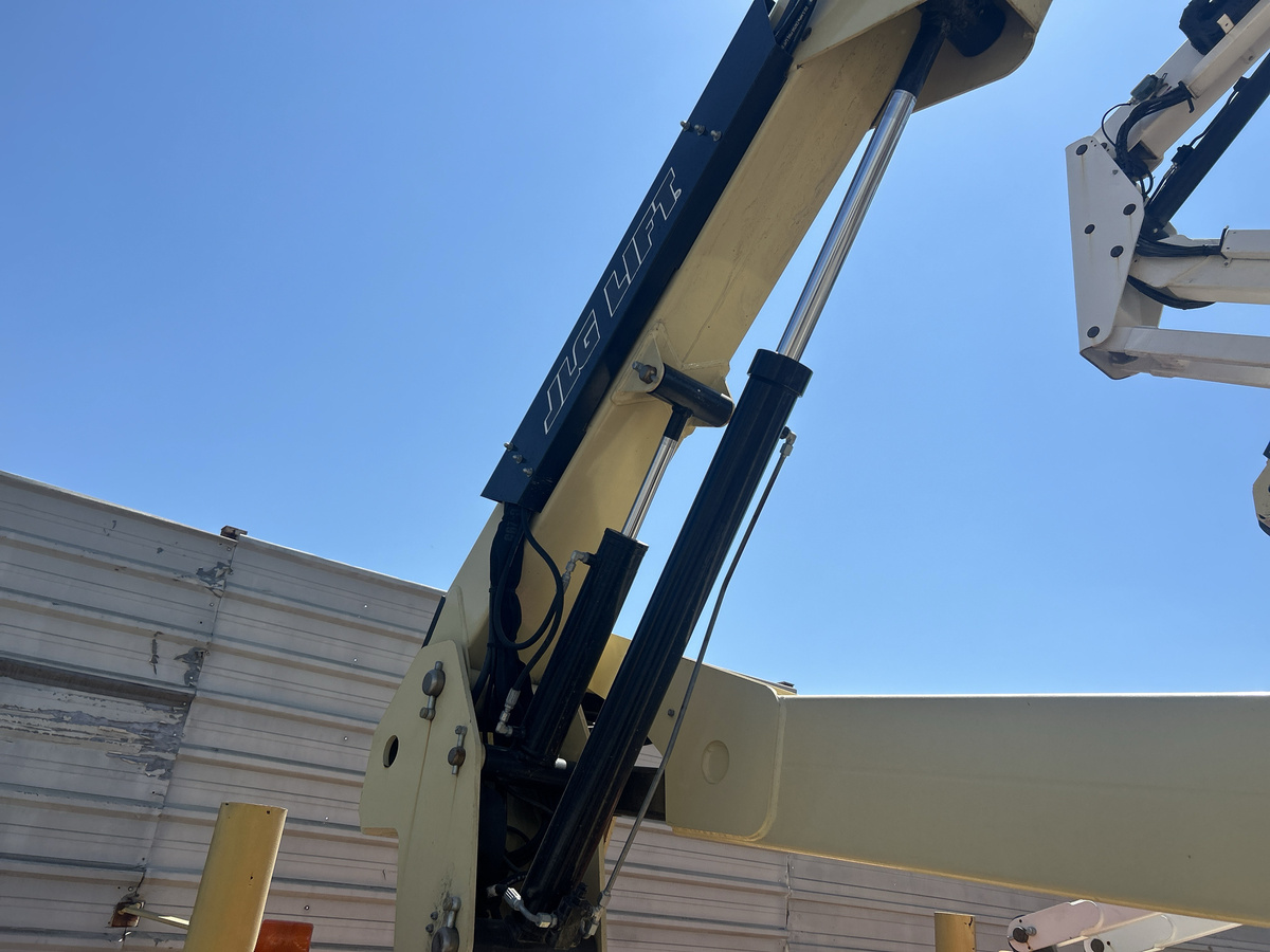 2018 JLG E450AJ-7