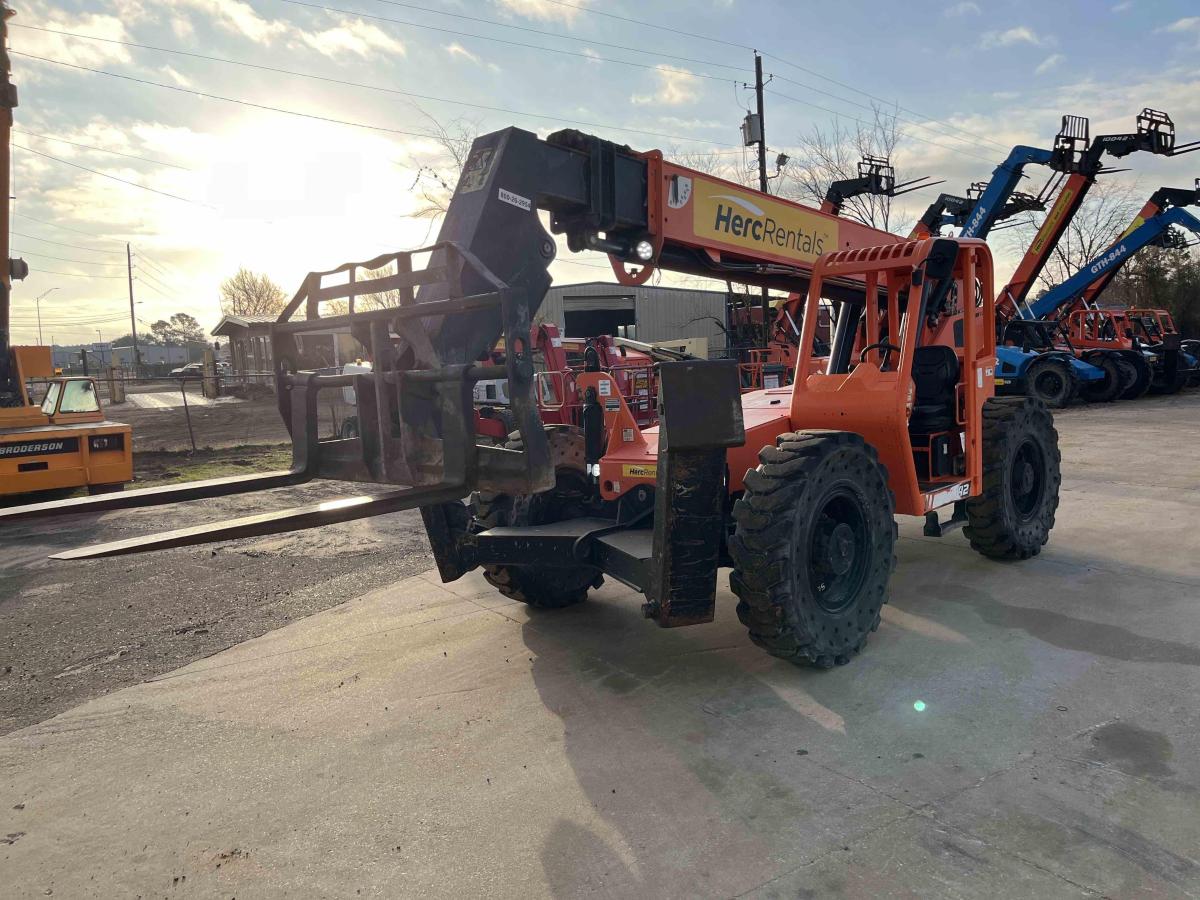 2019 SkyTrak 10042