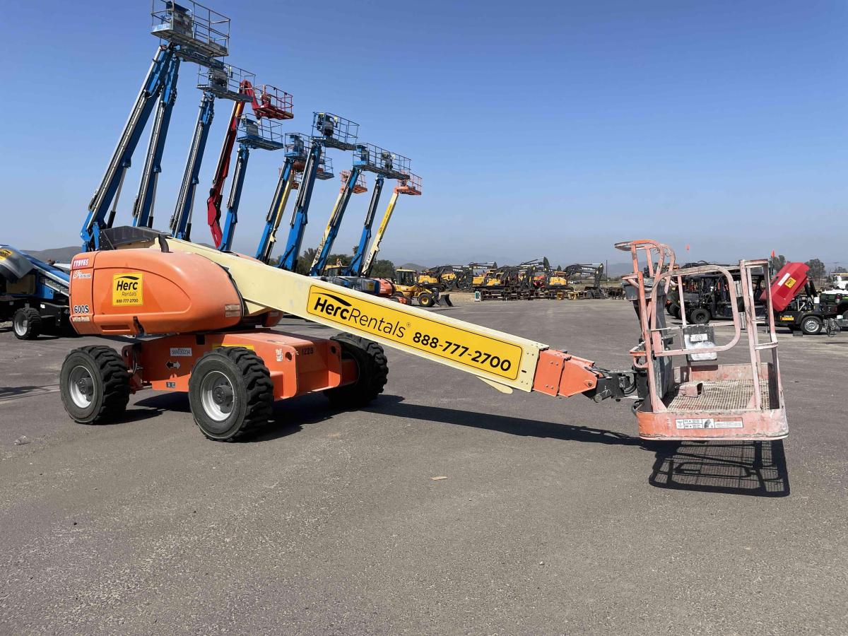 2008 JLG 600S