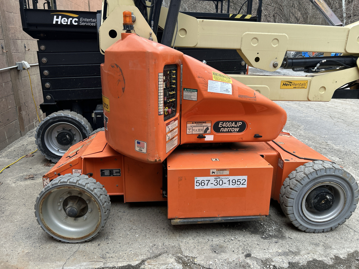 2017 JLG E400AJPN-14