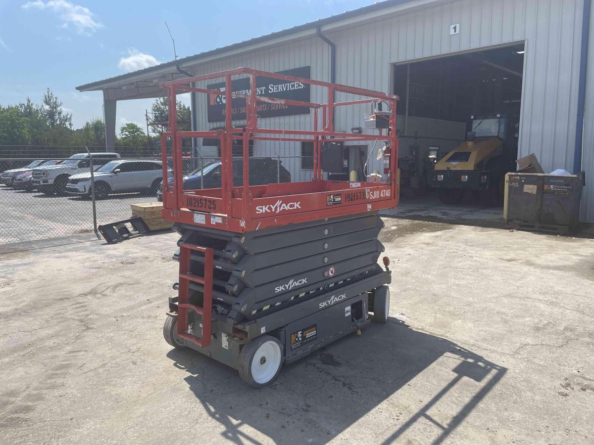 2017 Skyjack SJ4740