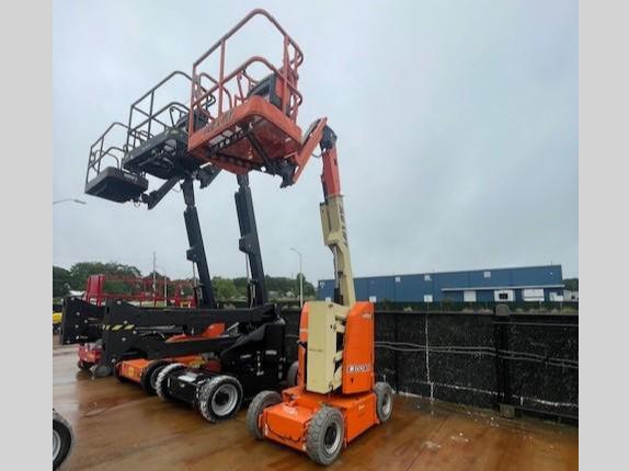 2016 JLG E300AJP
