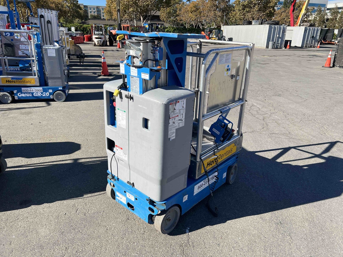 2018 Genie GR-12