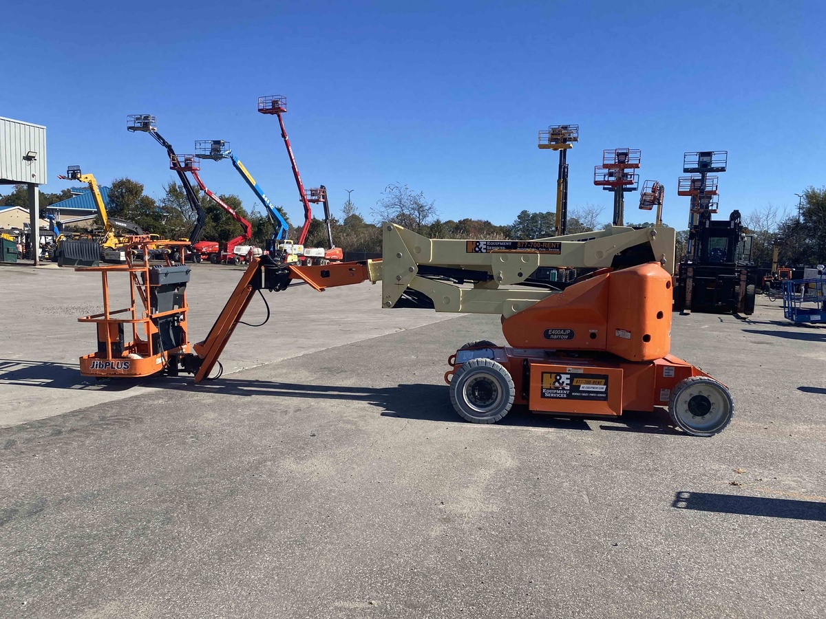 2017 JLG E400AJPN-3