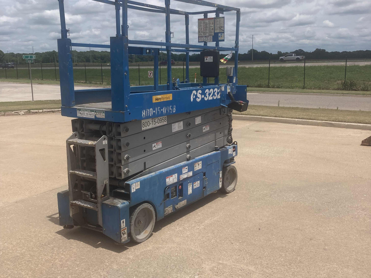 2017 Genie GS-3232-3