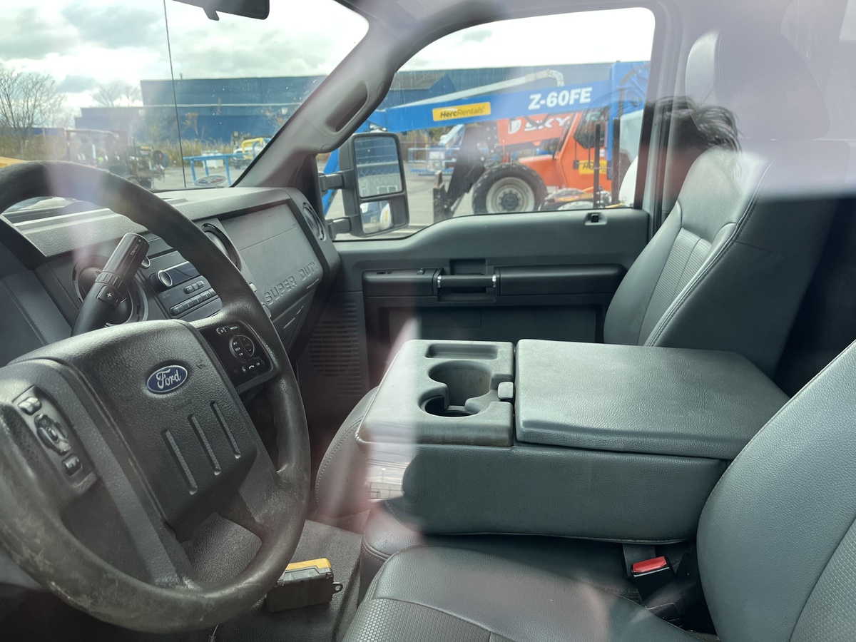 2016 Ford F550-9