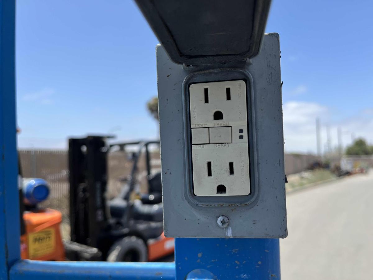 2017 Genie GS-4047