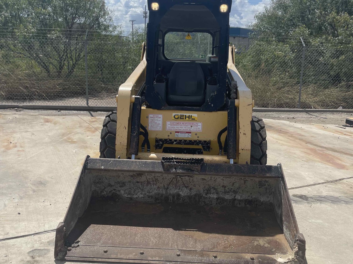 2021 Gehl R220-4