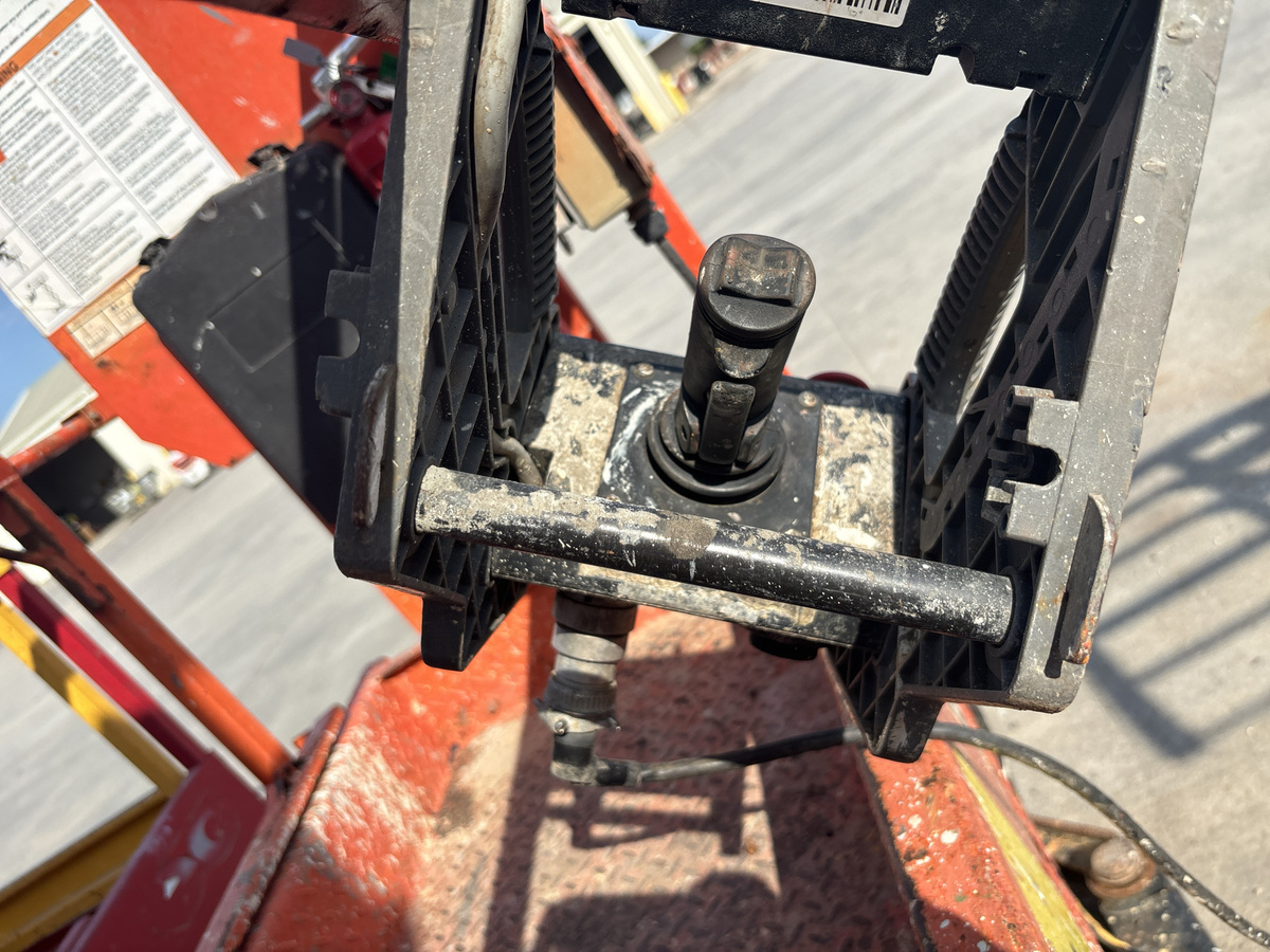 2018 JLG 1932R-5