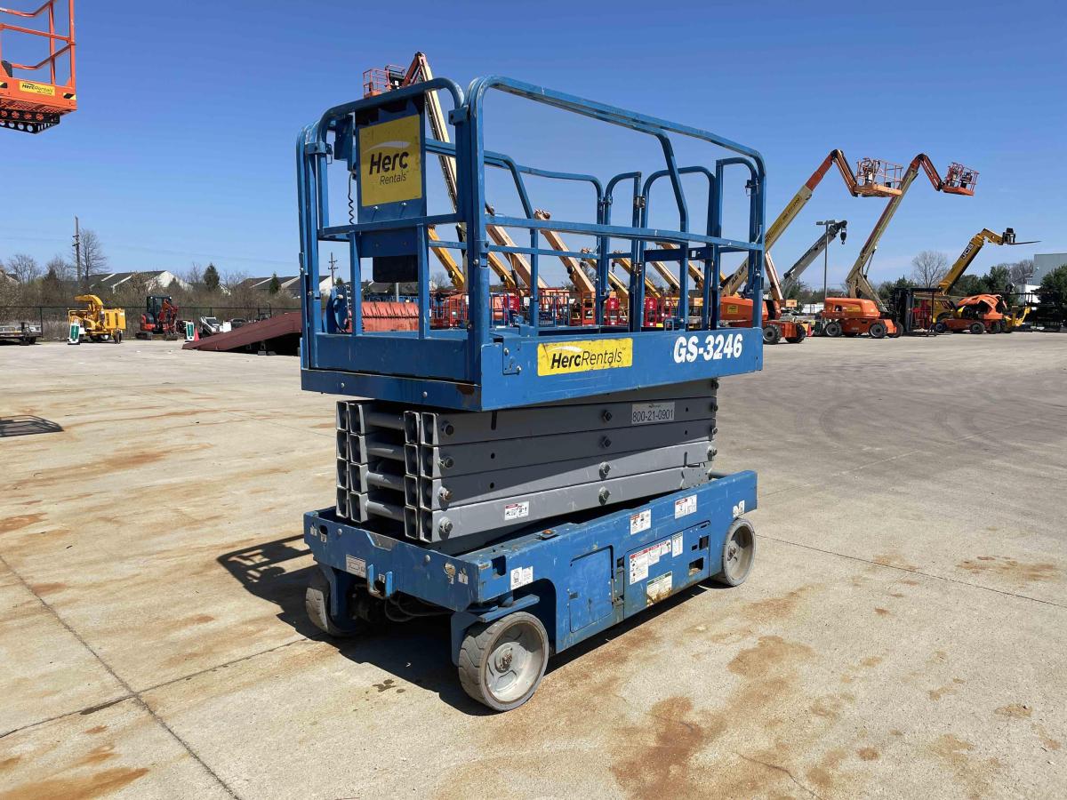 2018 Genie GS-3246