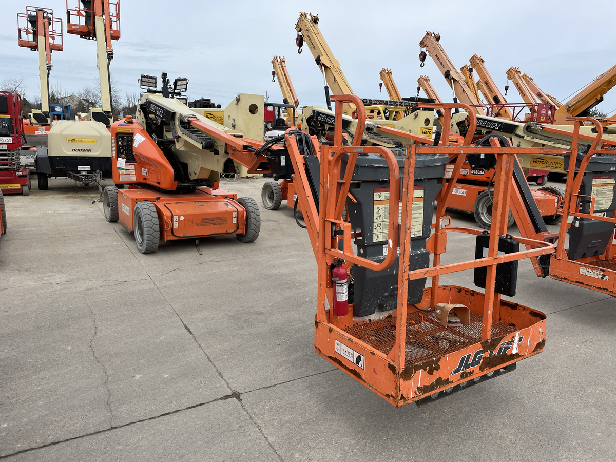2016 JLG E400AJPN-3