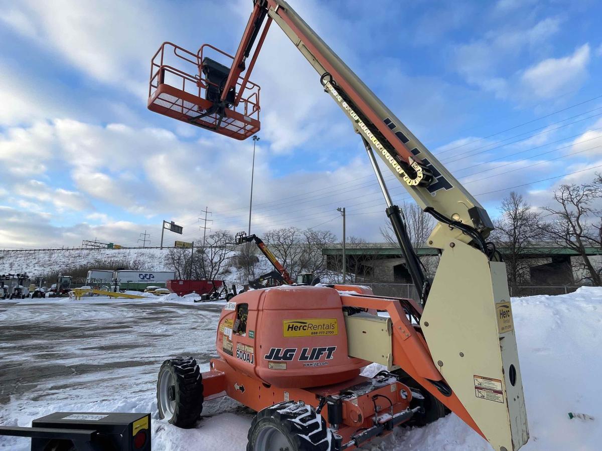 2014 JLG 600AJ