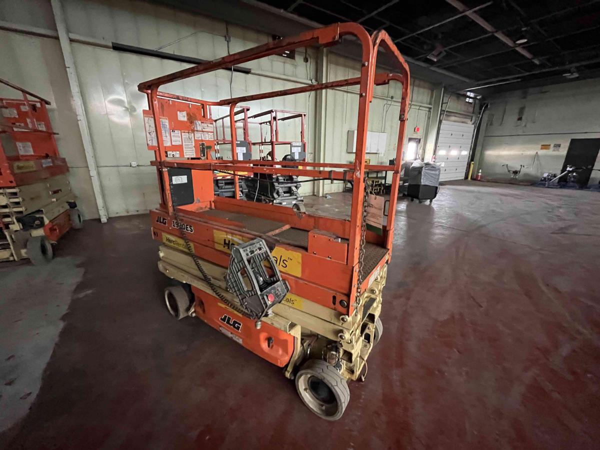 2018 JLG 1930ES