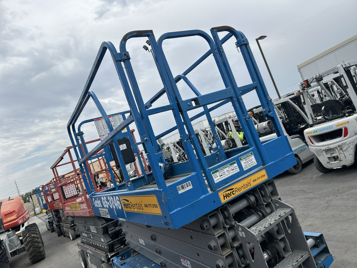 2018 Genie GS-3246-6