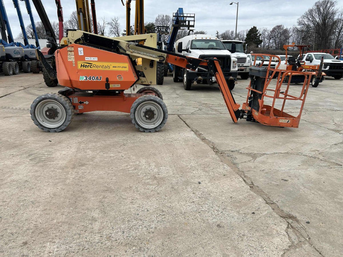 2018 JLG H340AJ-2