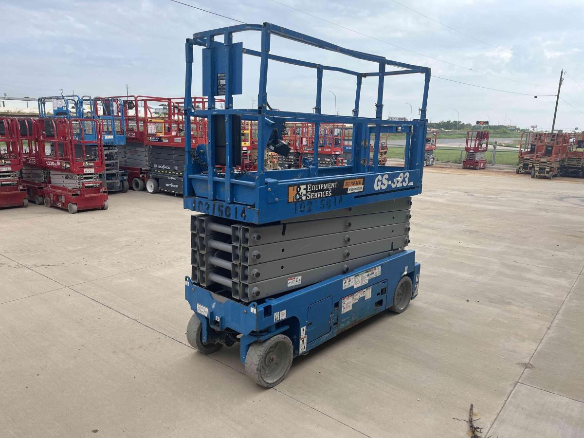 2017 Genie GS-3232