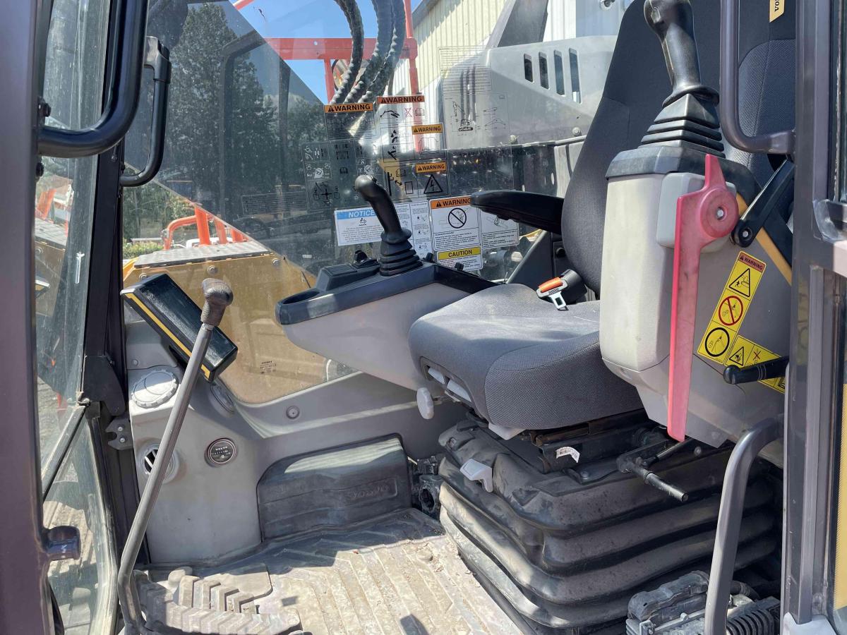 2019 Volvo ECR235EL-8